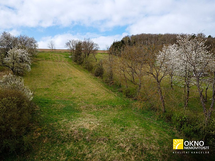 Prodej pozemku, 1 748 m² (3 z 9)
