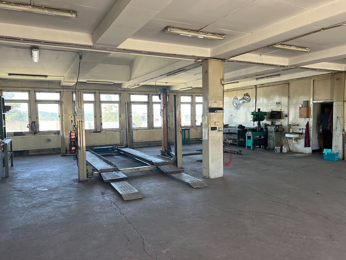 Pronájem obchodního prostoru 300 m² – fotografie 3