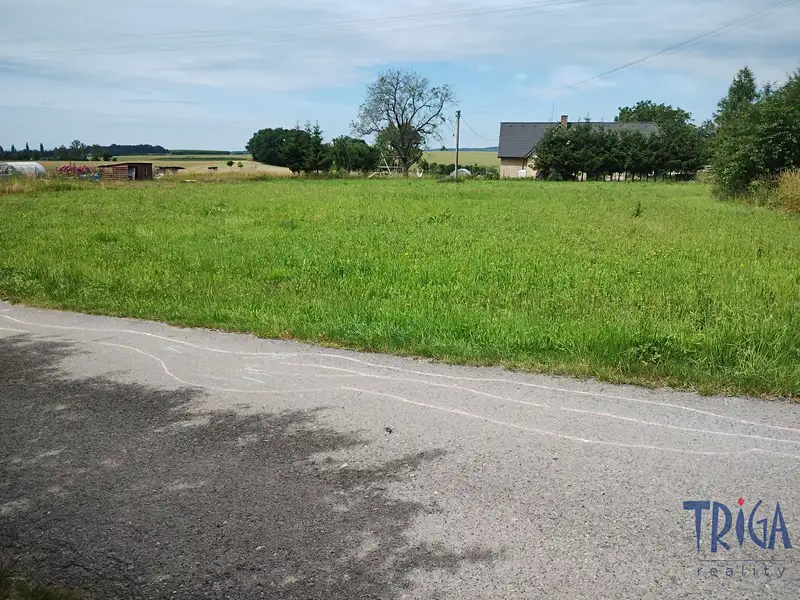 Prodej stavebního pozemku 1451 m², Chvalkovice – náhled fotky 1