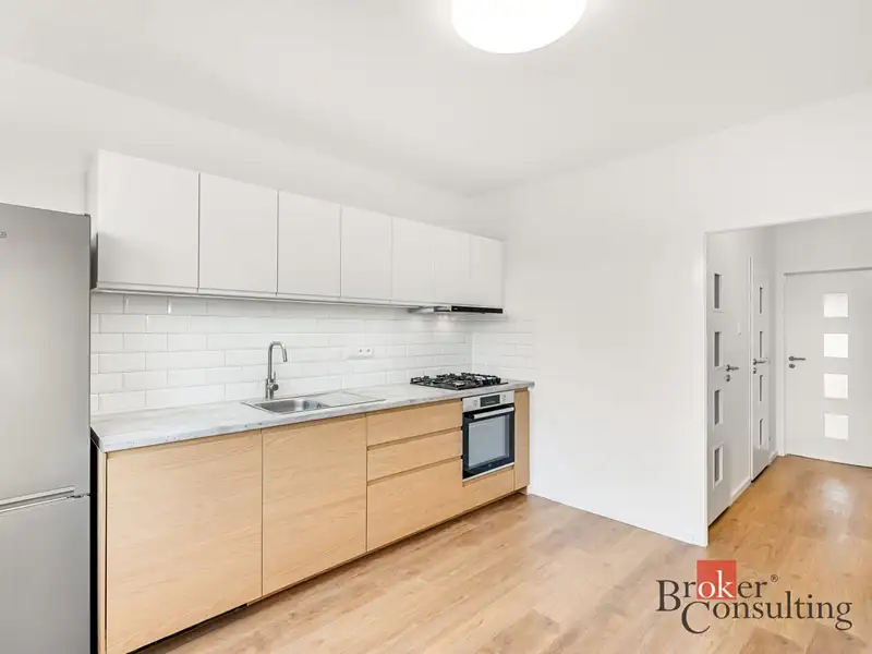 Pronájem bytu 3+1 76 m², Praha – náhled fotky 1