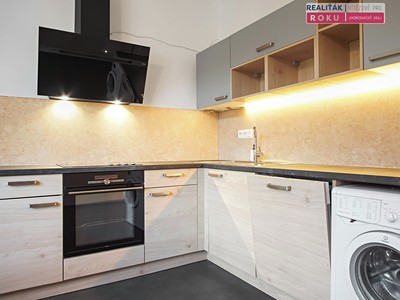 Pronájem bytu 1+1 42 m²