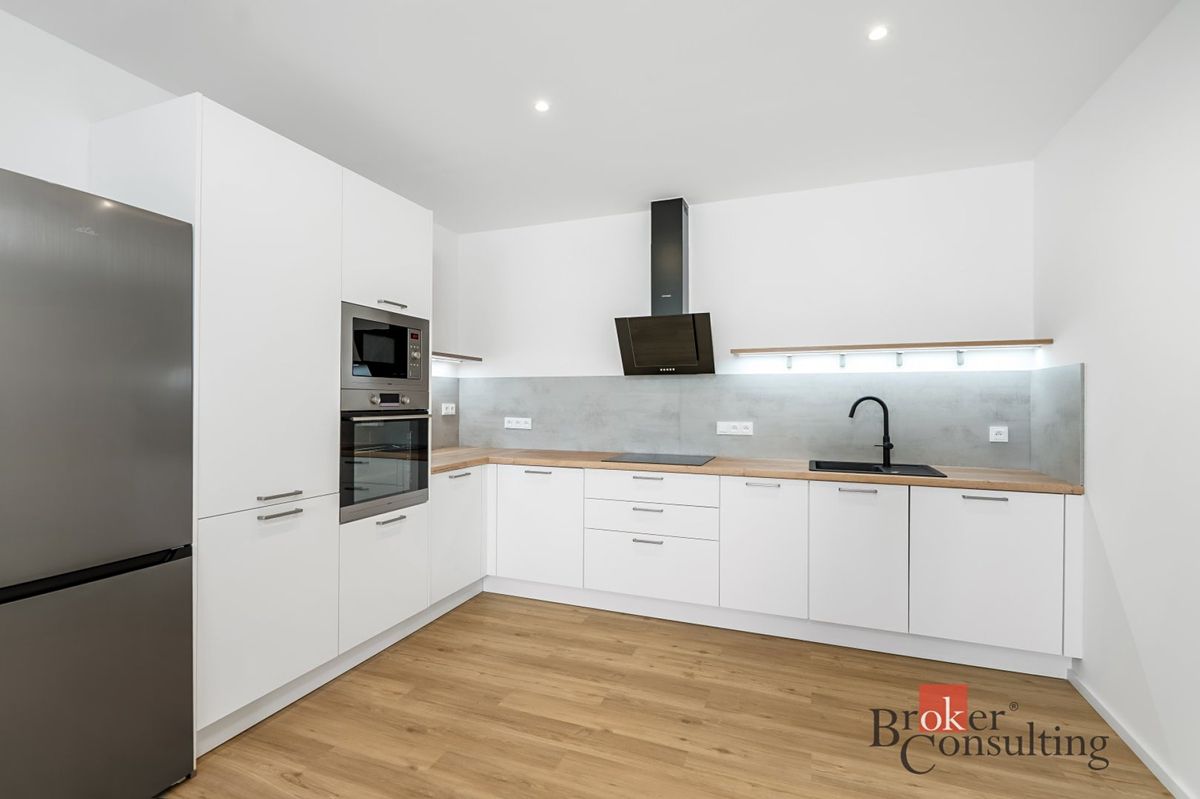 Pronájem bytu 3+kk 77 m²