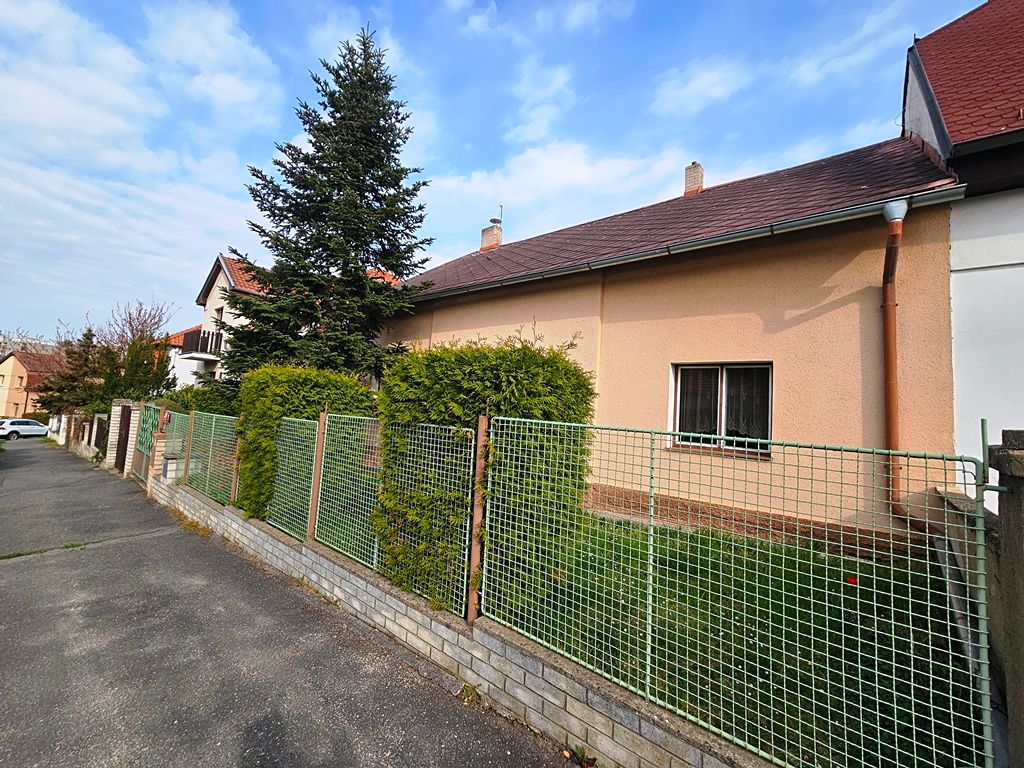 Prodej rodinného domu 89 m², pozemek 342 m² – fotografie 2