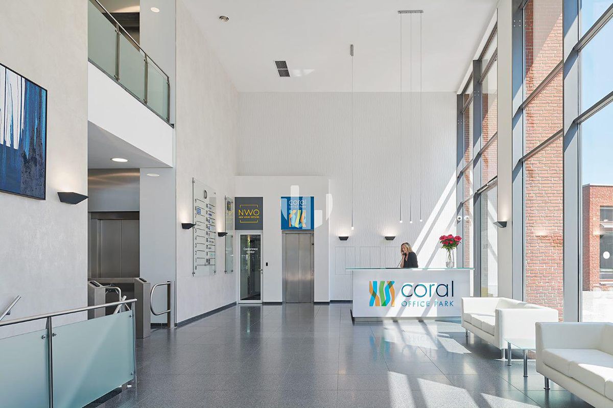 Pronájem kanceláře 180 m² – fotografie 2