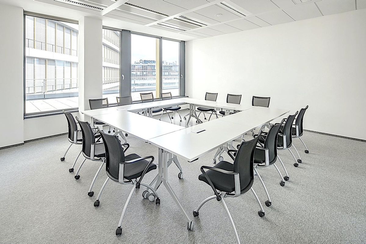 Pronájem kanceláře 859 m² – fotografie 4