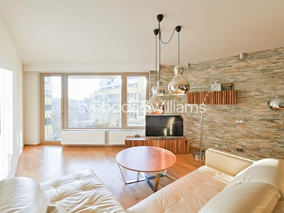 Pronájem bytu 4+kk 107 m²