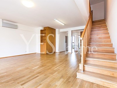 Pronájem bytu 5+1 168 m² — photo 2