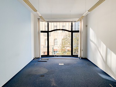 Pronájem kanceláře 373 m² — photo 4