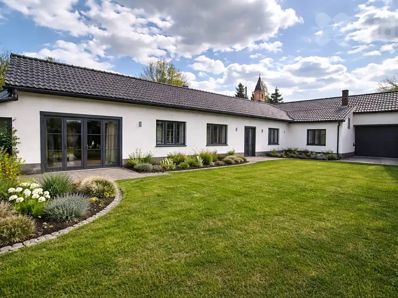 Prodej rodinného domu 246 m², pozemek 1026 m², Otrokovice – náhled fotky 1