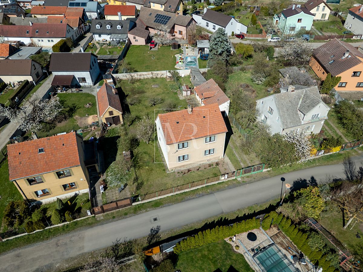 Prodej rodinného domu 127 m², pozemek 886 m² – fotografie 2