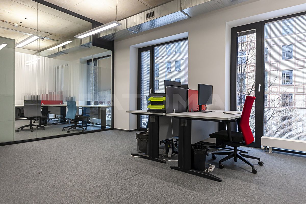 Pronájem kanceláře 220 m² – fotografie 5