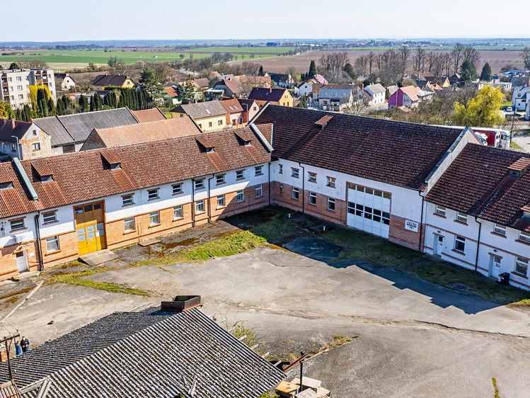 Комерційне приміщення на продаж, 861 м² (1 з 27)