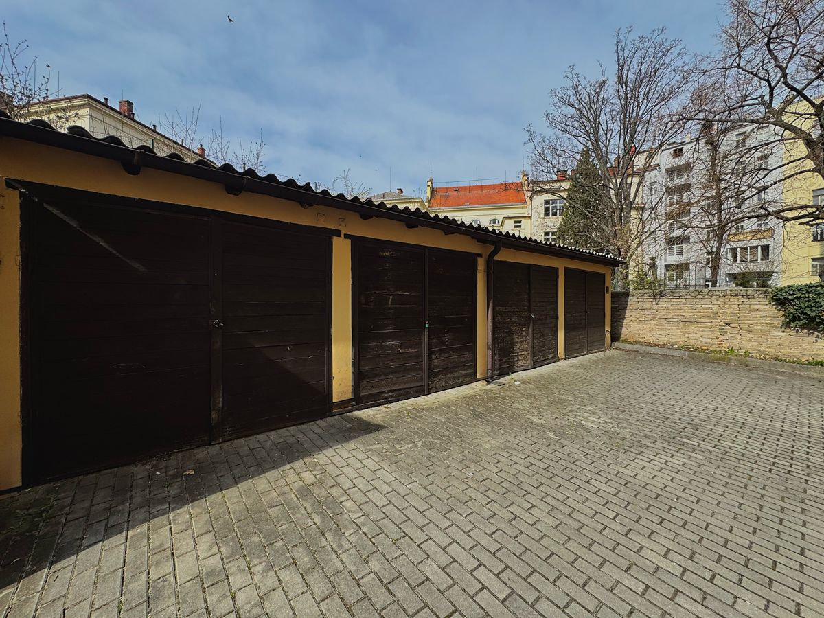 Prodej garáže 16 m² – fotografie 3