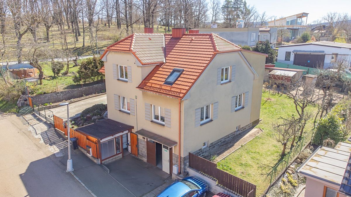 Prodej rodinného domu 300 m², pozemek 788 m² – fotografie 3