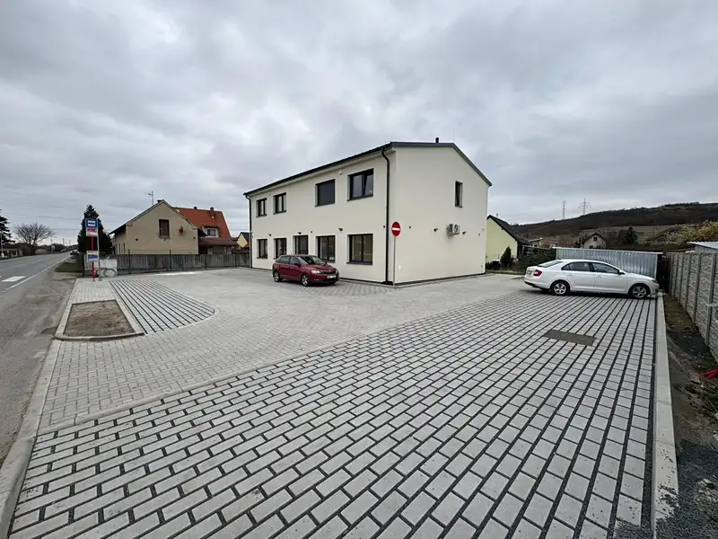 Pronájem obchodního prostoru 134 m², Tuhaň – náhled fotky 1