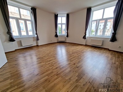Pronájem bytu 3+kk 67 m² (Jednopodlažní)
