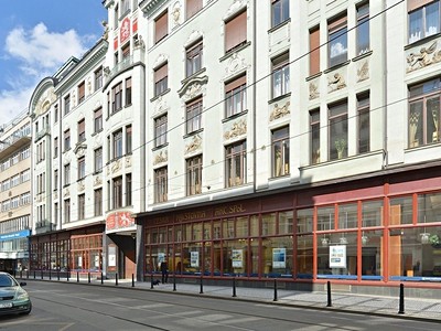 Pronájem kanceláře 538 m²