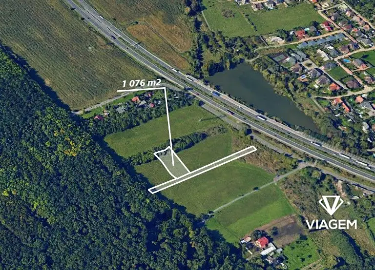 Prodej zahrady 1076 m², Praha – náhled fotky 1