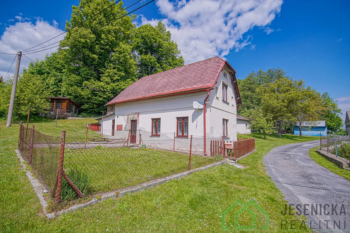 Prodej rodinného domu 115 m², pozemek 754 m²