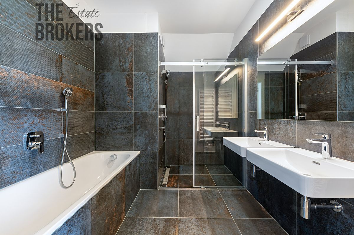 Prodej rodinného domu 179 m², pozemek 493 m² – fotografie 2