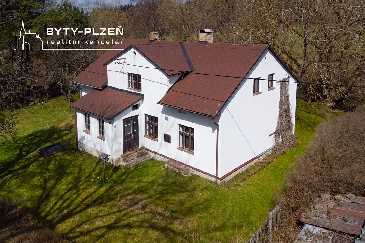 Prodej rodinného domu 130 m², pozemek 1456 m² – fotografie 2
