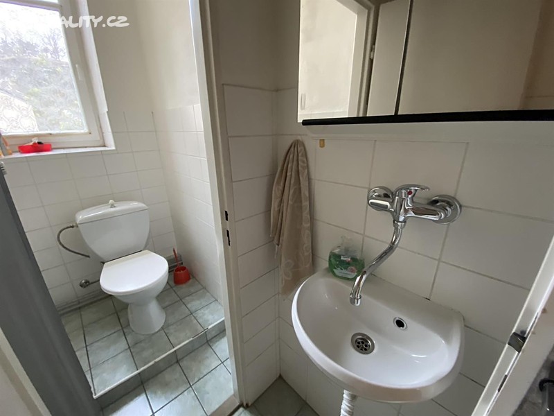 Pronájem kanceláře 67 m² – pohled 4