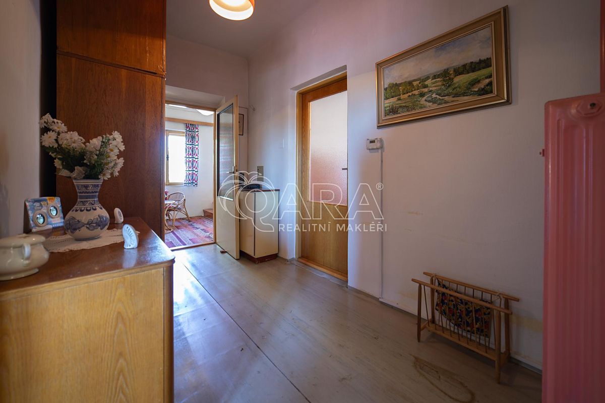 Prodej rodinného domu 233 m², pozemek 401 m² – fotografie 5
