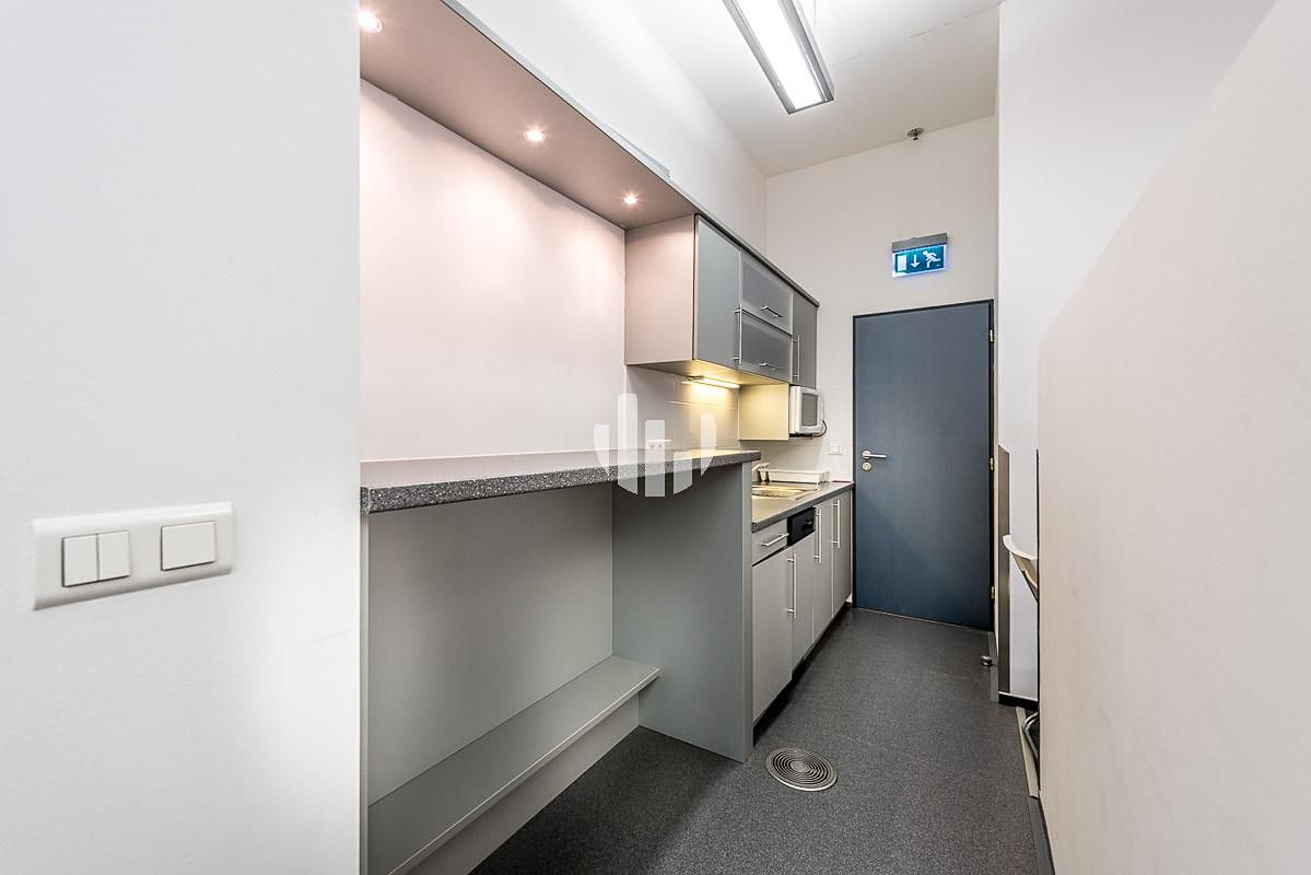 Pronájem kanceláře 127 m² – fotografie 5