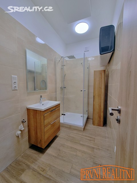 Pronájem bytu 2+1 65 m² – pohled 6