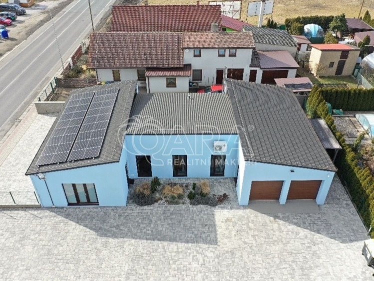 Prodej komerčního prostoru, 187 m² (1 z 19)