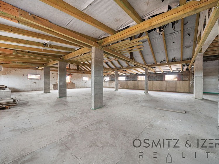 Prodej komerčního prostoru, 3 671 m² (17 z 30)