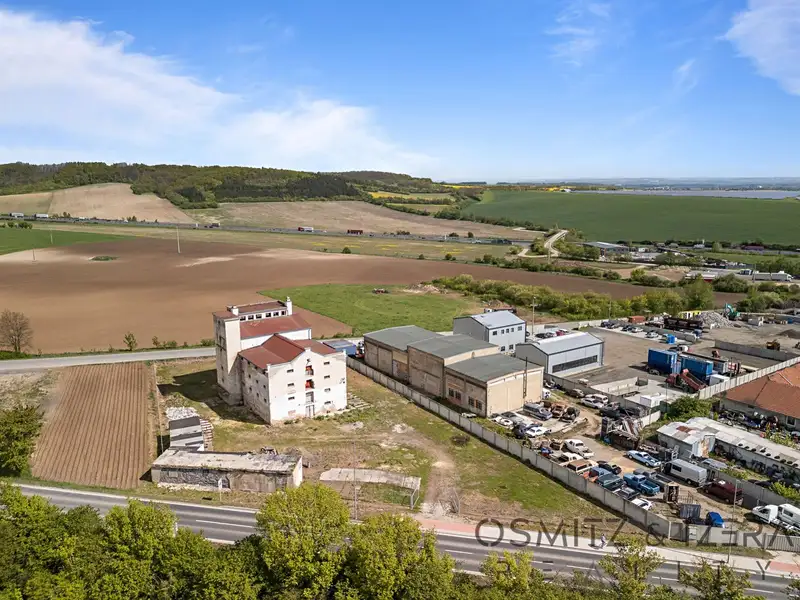 Prodej skladového prostoru 3671 m², Nová Ves – náhled fotky 1