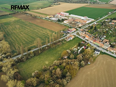 Prodej  stavebního pozemku 1 211 m²