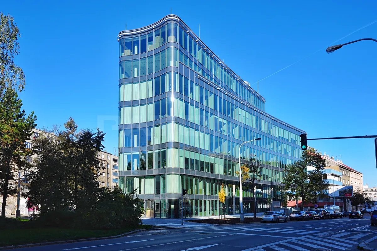 Pronájem kanceláře 152 m²