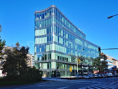 Pronájem kanceláře 152 m²