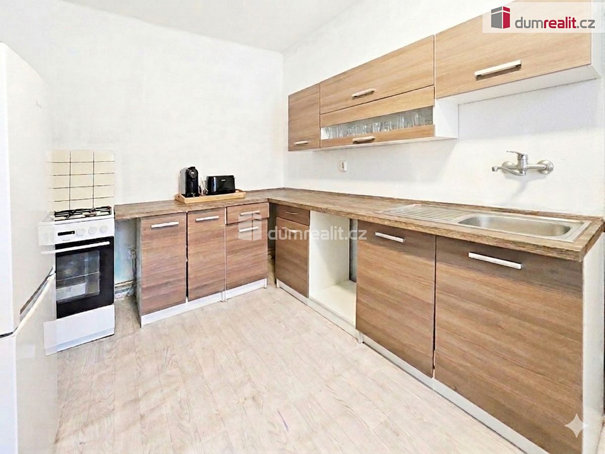 Prodej rodinného domu 68 m², pozemek 394 m² – fotografie 2