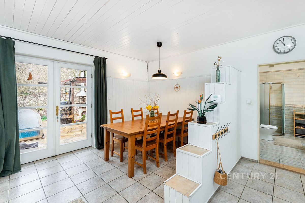 Prodej rodinného domu 217 m², pozemek 268 m² – fotografie 3