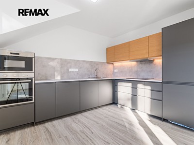 Pronájem bytu 4+kk 80 m²