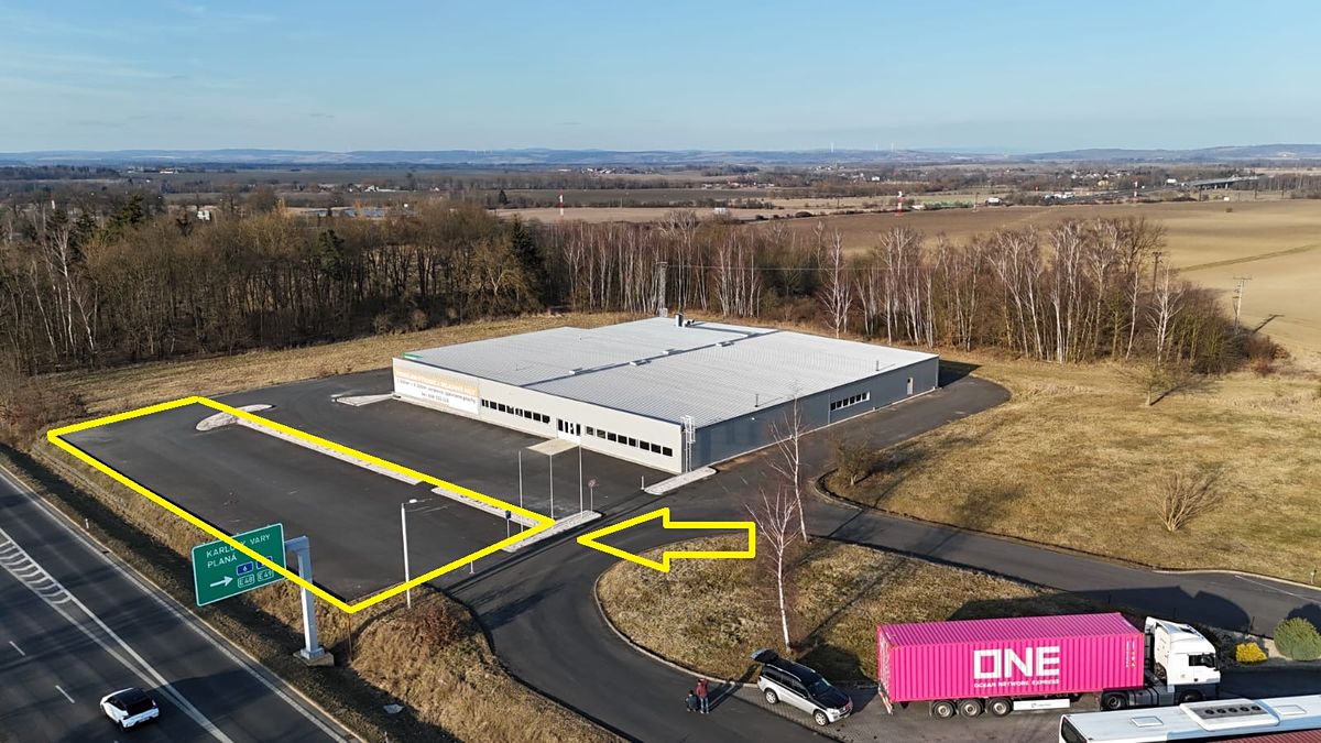 Pronájem komerčního pozemku 1200 m²