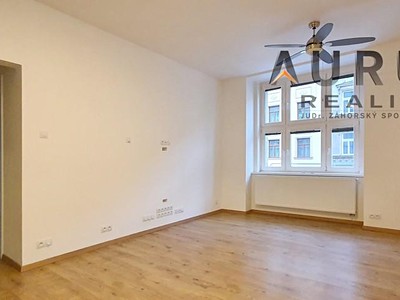 Pronájem bytu 3+kk 74 m² — photo 3