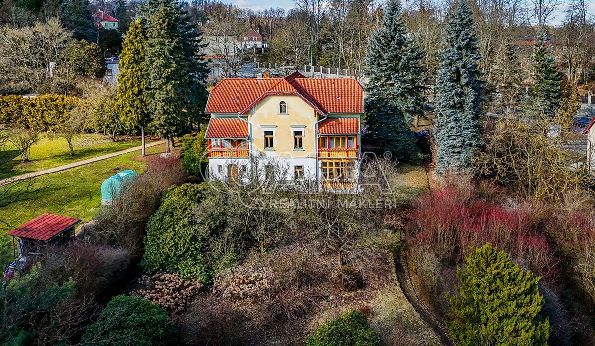 Prodej vily 330 m², pozemek 4380 m² – fotografie 5