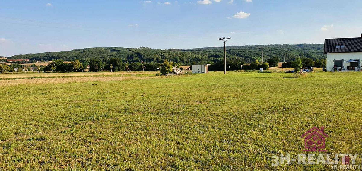 Prodej stavebního pozemku 4382 m² – fotografie 2