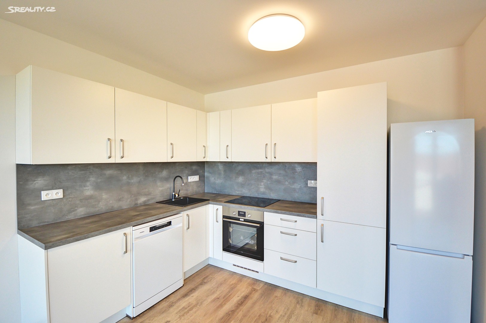 Pronájem bytu 2+kk 59 m² – pohled 2