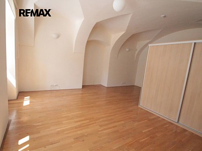 Pronájem bytu 1+1 44 m²