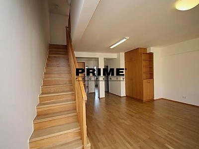 Pronájem kanceláře 168 m² — photo 2