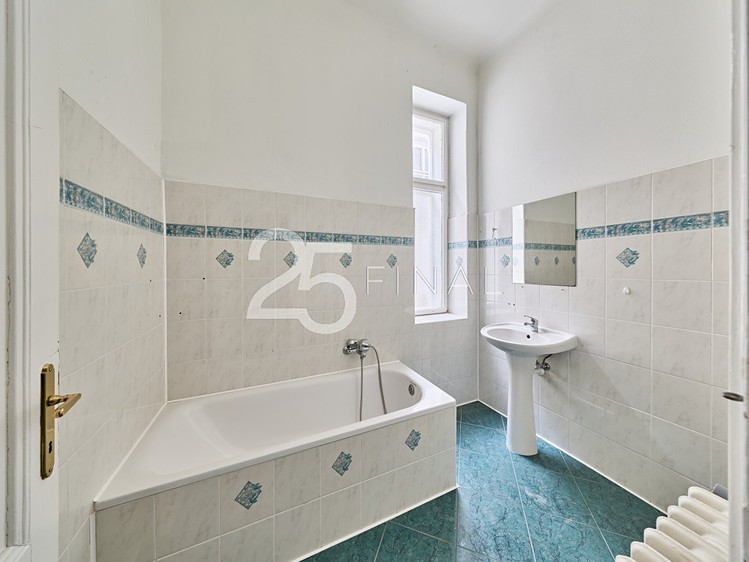 Prodej komerčního prostoru, 680 m² (24 z 32)