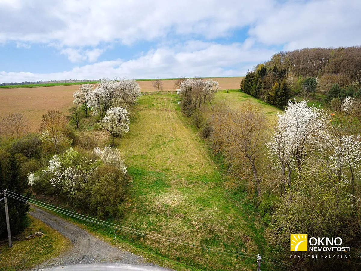 Prodej stavebního pozemku 1748 m²