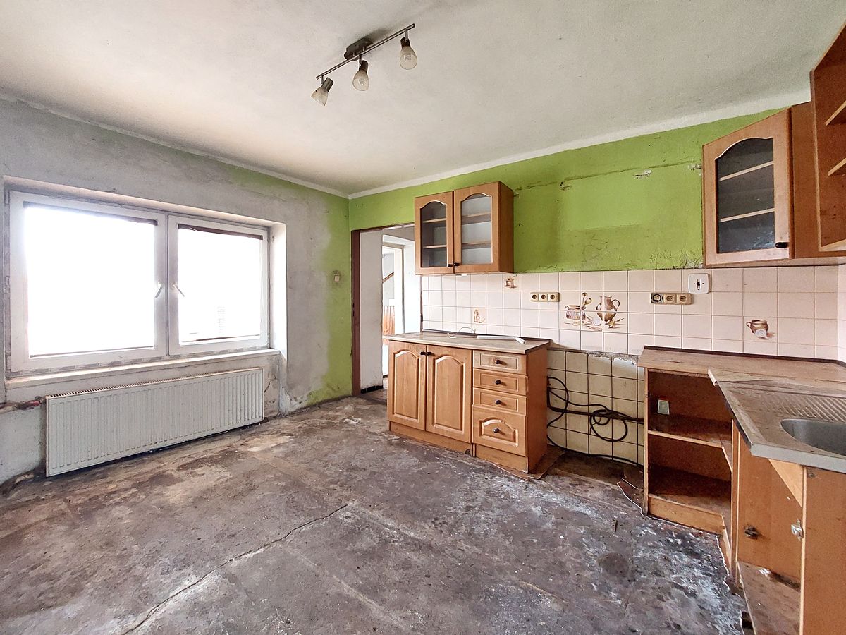 Prodej rodinného domu 144 m², pozemek 1388 m² – fotografie 3