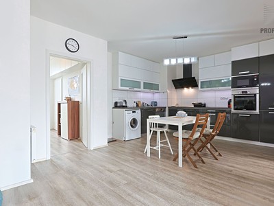 Pronájem bytu 3+kk 70 m² (Jednopodlažní)