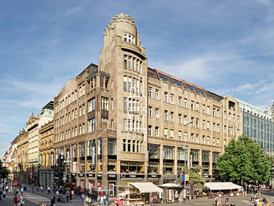 Pronájem kanceláře 373 m²